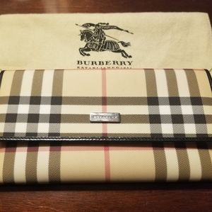 Burberry House Check wallet with dust bag